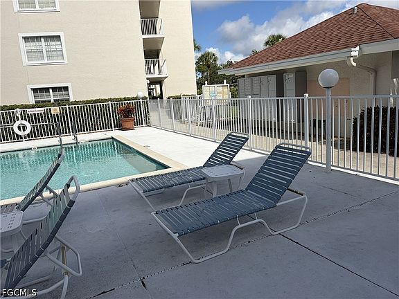 3rd image of 481 Quail Forest Blvd APT B207