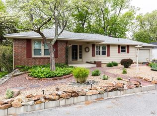 10 Briarwood Rd, Cranston, RI 02920