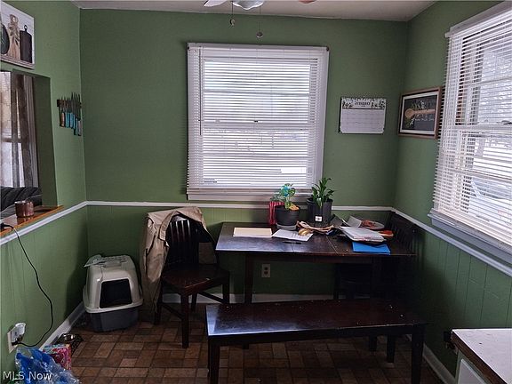 5th image of 2516 Weir Rd NE