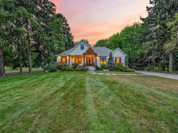 1465 Union Ave, Kingsville, ON N9Y 2V2