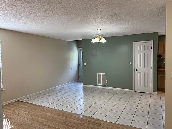 5th image of 8001 Alexandra Ln #A