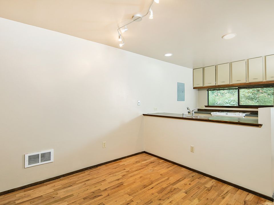 1st image of 4753 Ravenna Ave NE