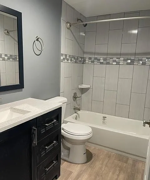 240 E Green St — Photo 17