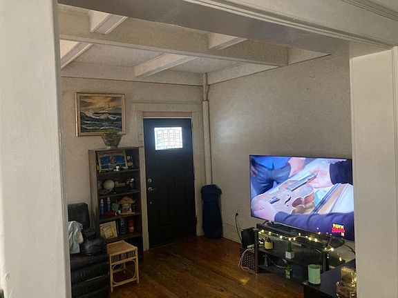2nd image of 110 Mount Kemble Ave