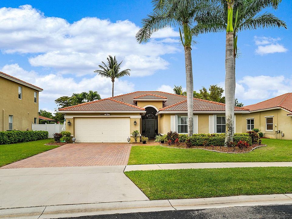 1st image of 6097 Indian Forest Cir