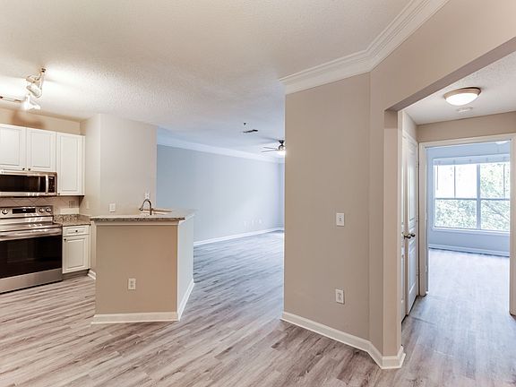 4th image of 10 Perimeter Summit Blvd NE APT 4409