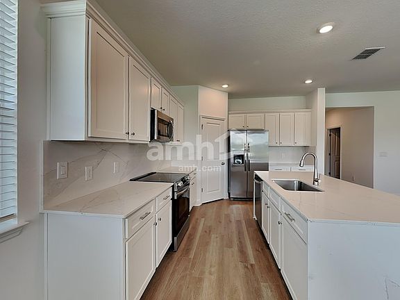 3rd image of 14526 Cedar Mill Dr