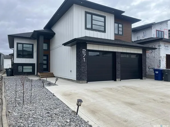 271 Dziadyk MANOR, Saskatoon, SK S7V 1M5