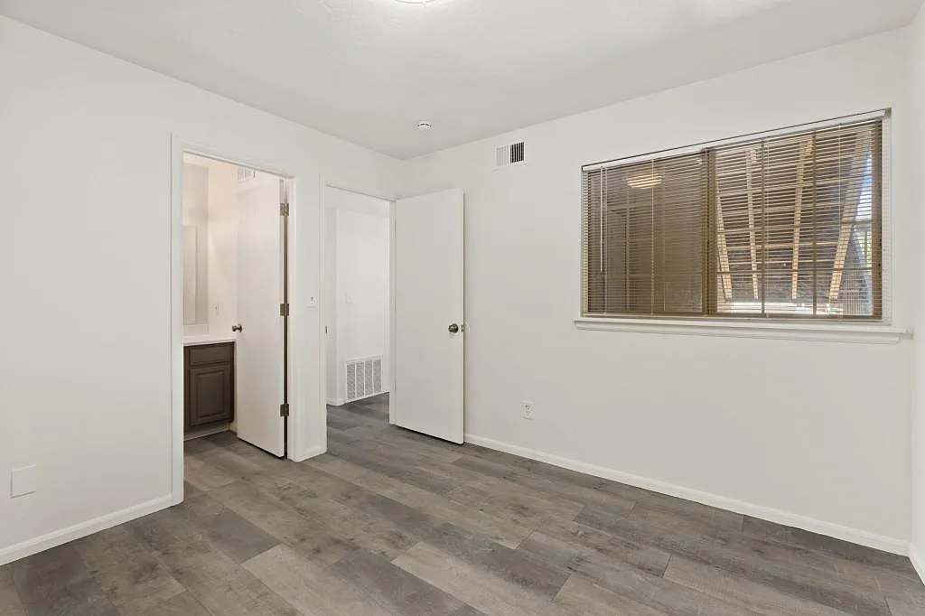 1412 10th St — Photo 3