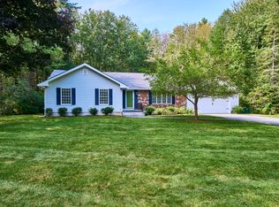 21 Woodhaven Dr, Kennebunk, ME 04043