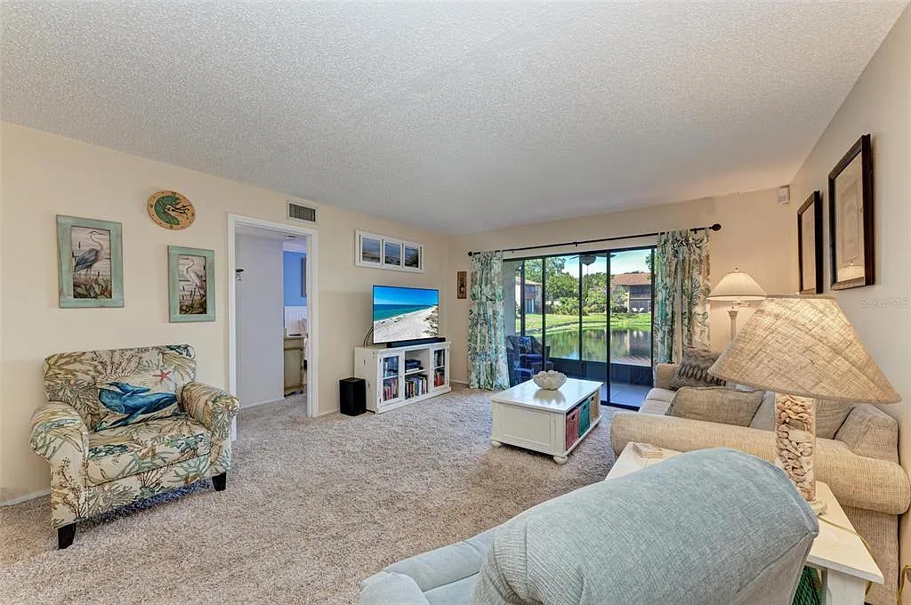 2 bed, 1031 sqft, $2,500 — Photo 2
