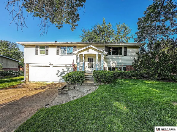 610 Birchwood Dr, Lincoln, NE 68510