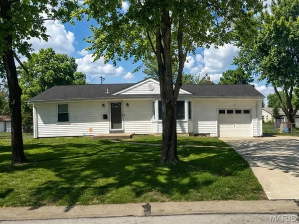 5 Kenwood Dr, Hazelwood, MO 63042