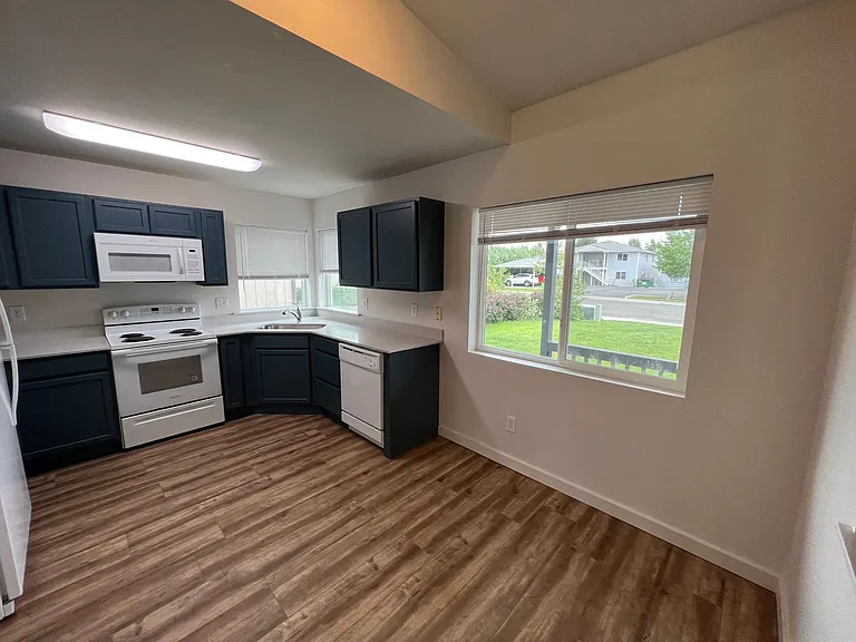 805 E White Birch Ave — Photo 14