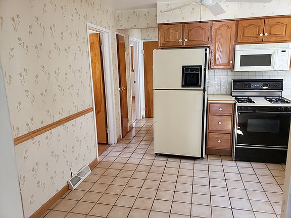 5th image of 5829 S Narragansett Ave