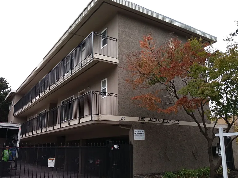Bir - 906 E. 4th Av. — Photo 15