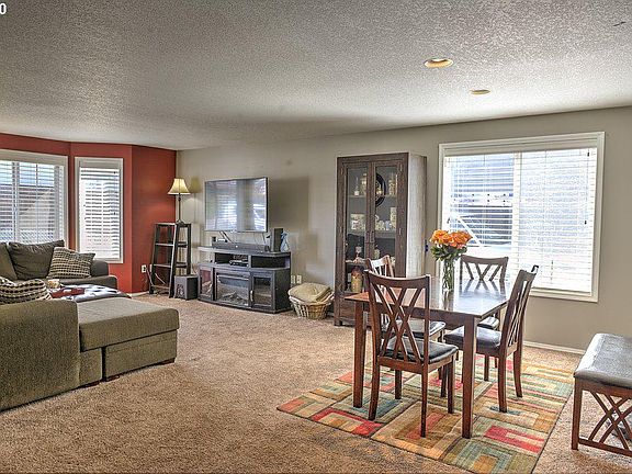 4th image of 6403 NE 105th Cir