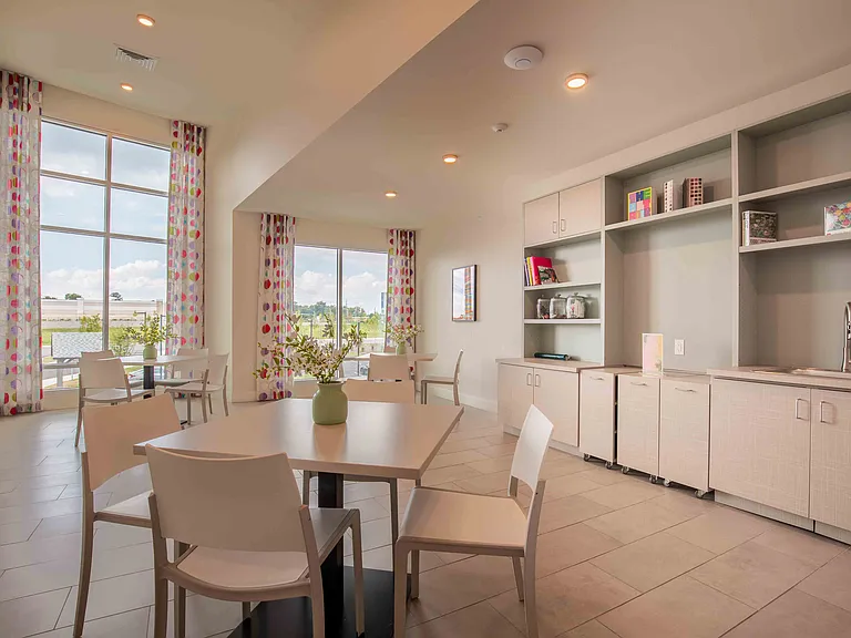 Woodmore Grand — Photo 11