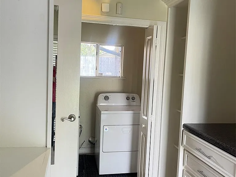 9602 Val Verde St — Photo 29