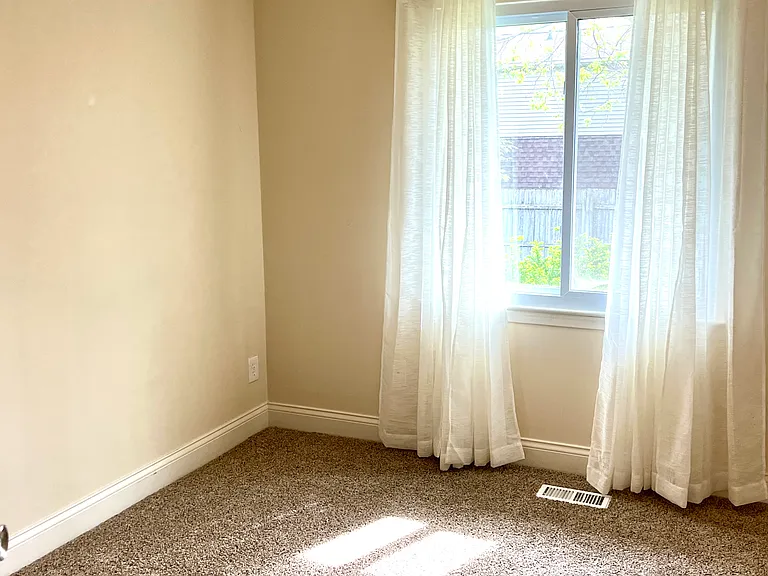 1522 Cambria Dr — Photo 12