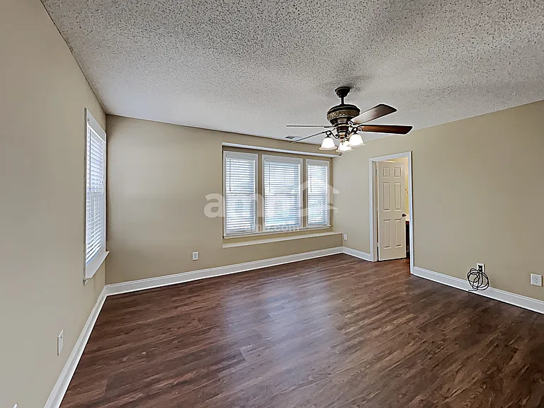 13634 Riding Hill Ave — Photo 11