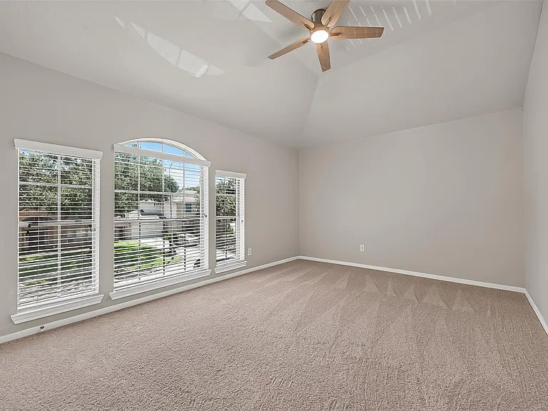 1522 Brook Grove Dr — Photo 37