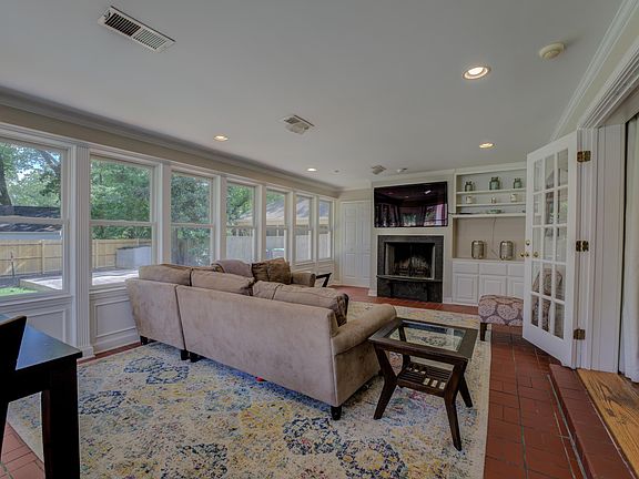 4th image of 436 Elwood Ln