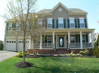 42993 Ridgeway Dr, Ashburn, VA 20148