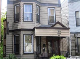 366 E 207th St, Bronx, NY 10467