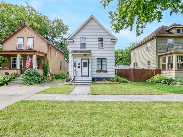 1120 7th Ave S, Fargo, ND 58103