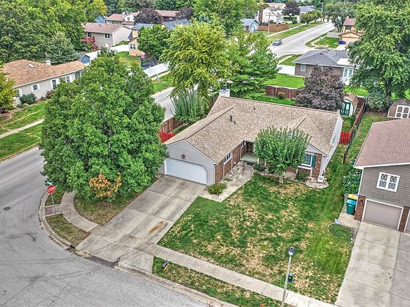 3rd image of 4674 Redbud Ct