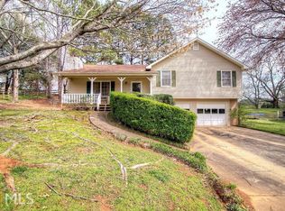 105 Hill Crest Rd, Woodstock, GA 30188