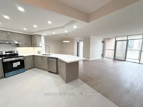 3181 Bayview Ave #817, Toronto, ON M2K 2Y2