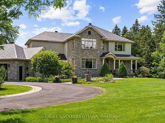 5th image of 140 Lady Lochead Ln