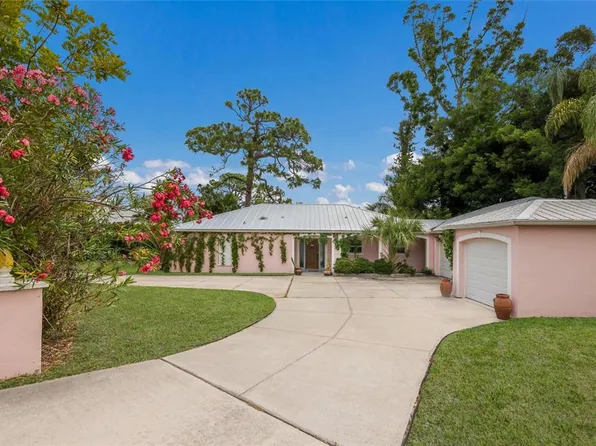 719 58th St NW, Bradenton, FL 34209