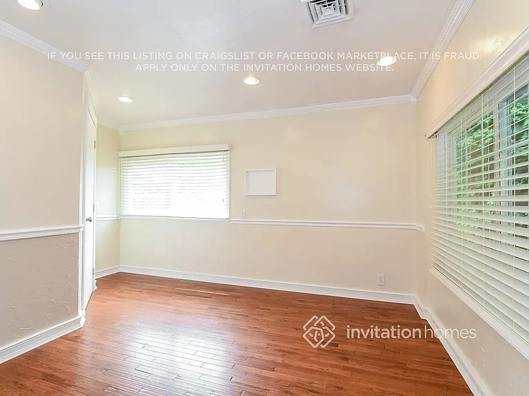 7017 S Bell St — Photo 15