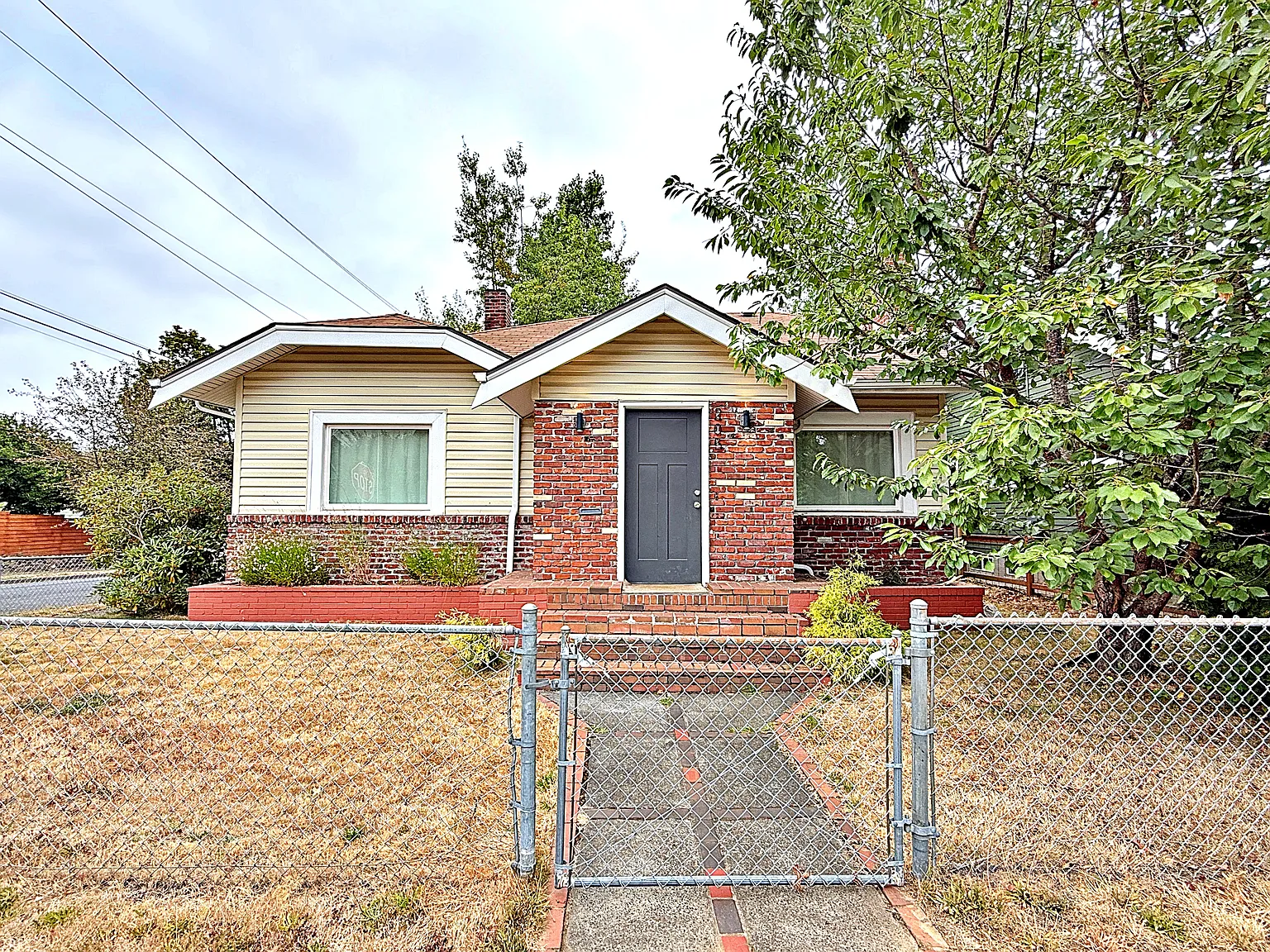 3 bed, 2233 sqft, $2,850 — Photo 2