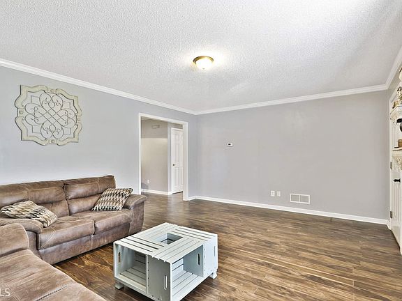 5th image of 31 Mansour Cir