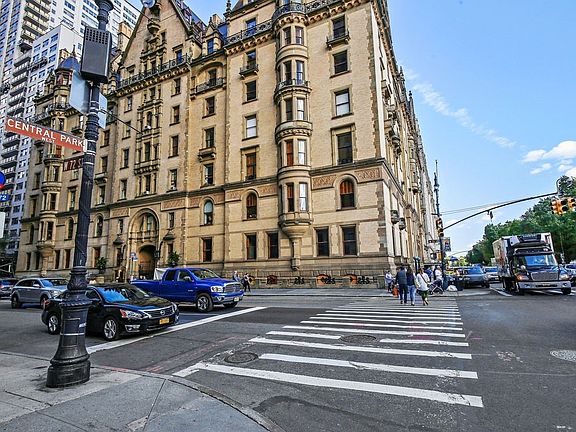 5th image of 50 W 72nd St APT 205