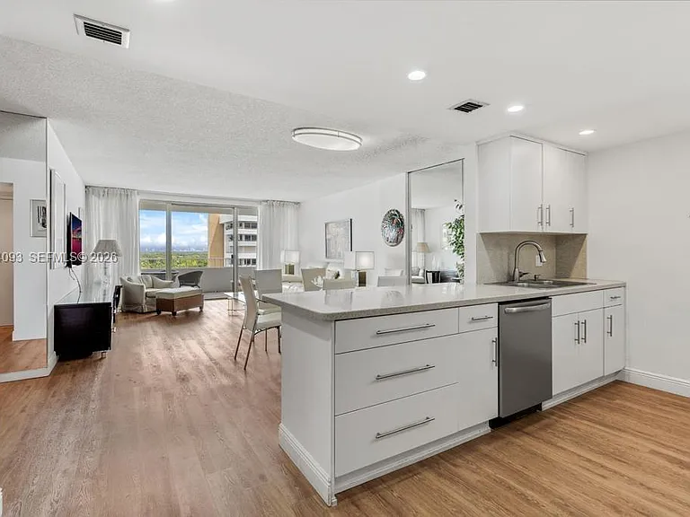 199 Ocean Lane Dr #1006 — Photo 5
