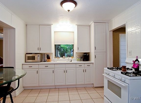 3rd image of 1040 S Columbine Ave