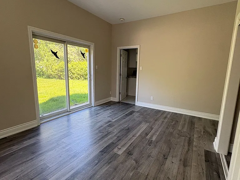 1429 Meadow Dr — Photo 5