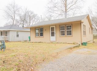 526 Crutcher St, Springdale, AR 72764