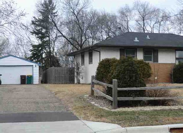 2nd image of 3406 Woodbine Ln