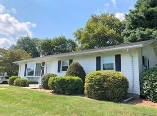 5301 Ridgeway Dr, Zionsville, PA 18092