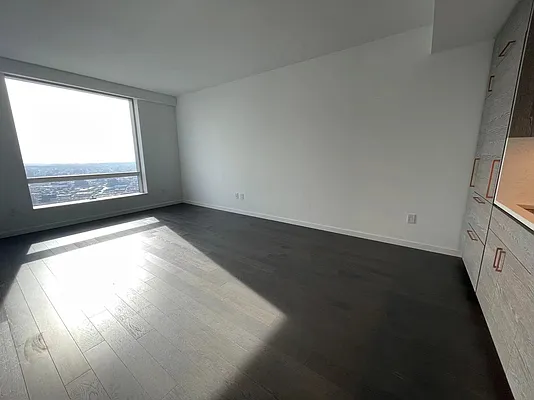 Rented by ZEMU REALTY | media 19