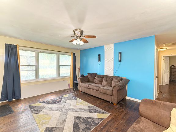 4th image of 16100 Circle Dr