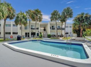 900 Crystal Lake Dr, Pompano Beach, FL 33064