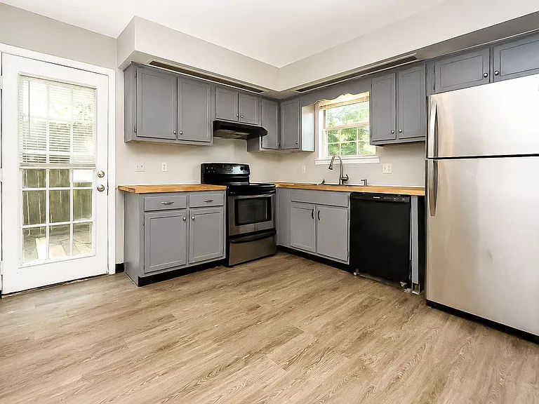 2827 Dayton Blvd #1 — Photo 2