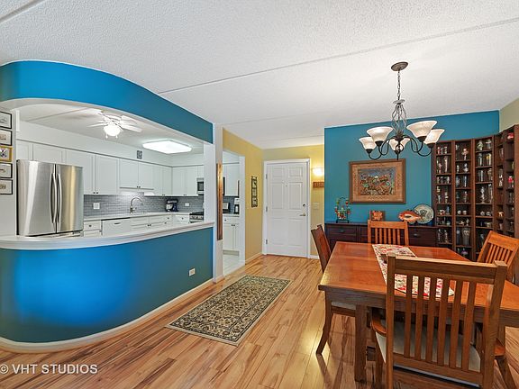 4th image of 3940 W Bryn Mawr Ave APT 204